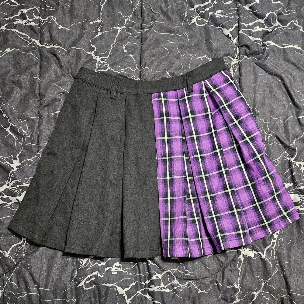 Plaid Black and Purple Hot Topic Skirt SM